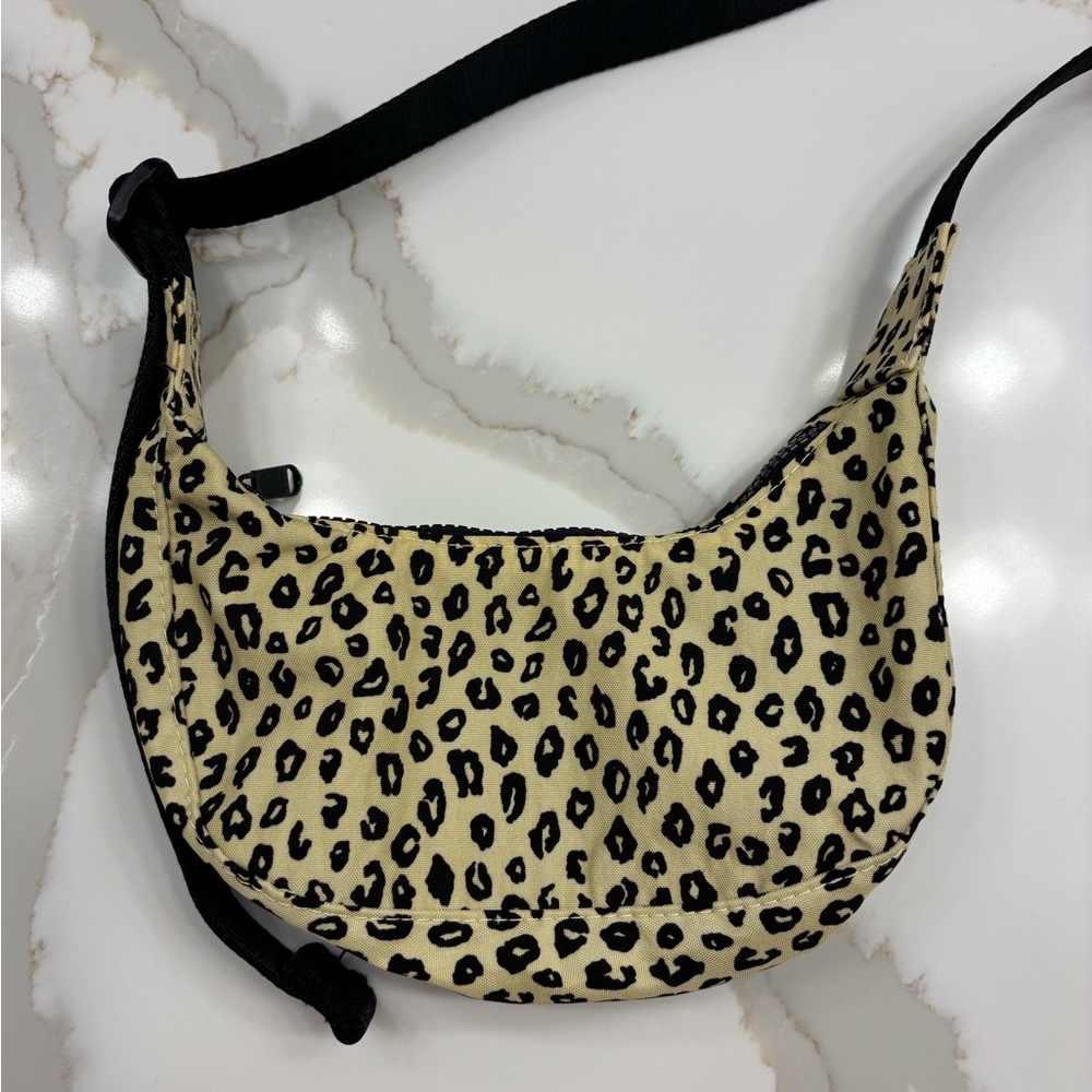 BAGGU Mini Nylon Crescent Bag (rare)